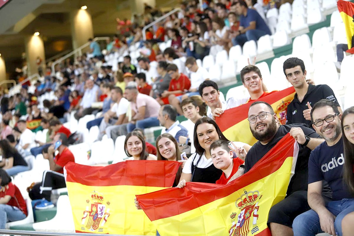 Las imágenes de la afición del España - Suecia femenino