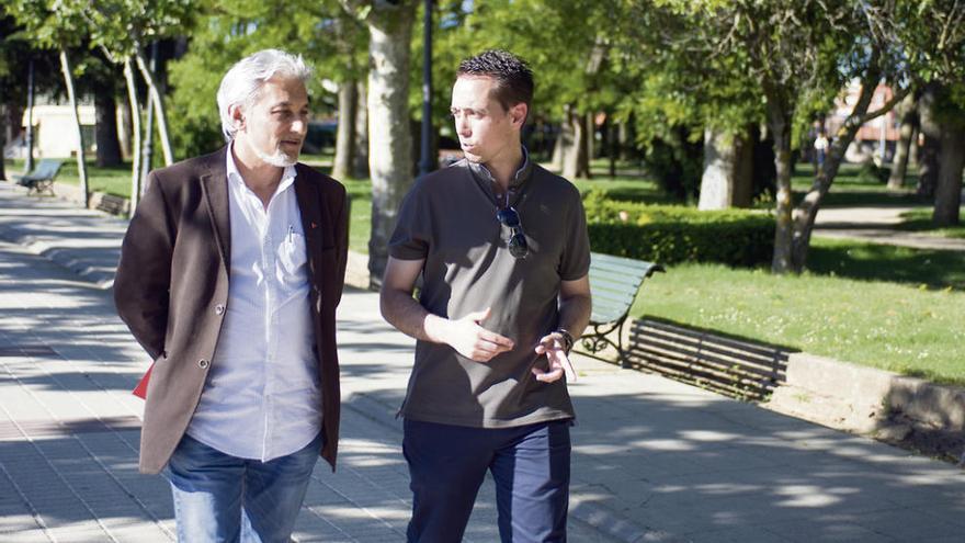 Manuel Burón y Luciano Huerga conversan en la Mota a principios de semana.