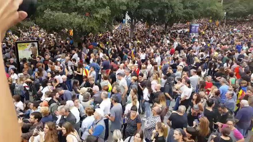 Manifestació multitudinària a Manresa contra la violència