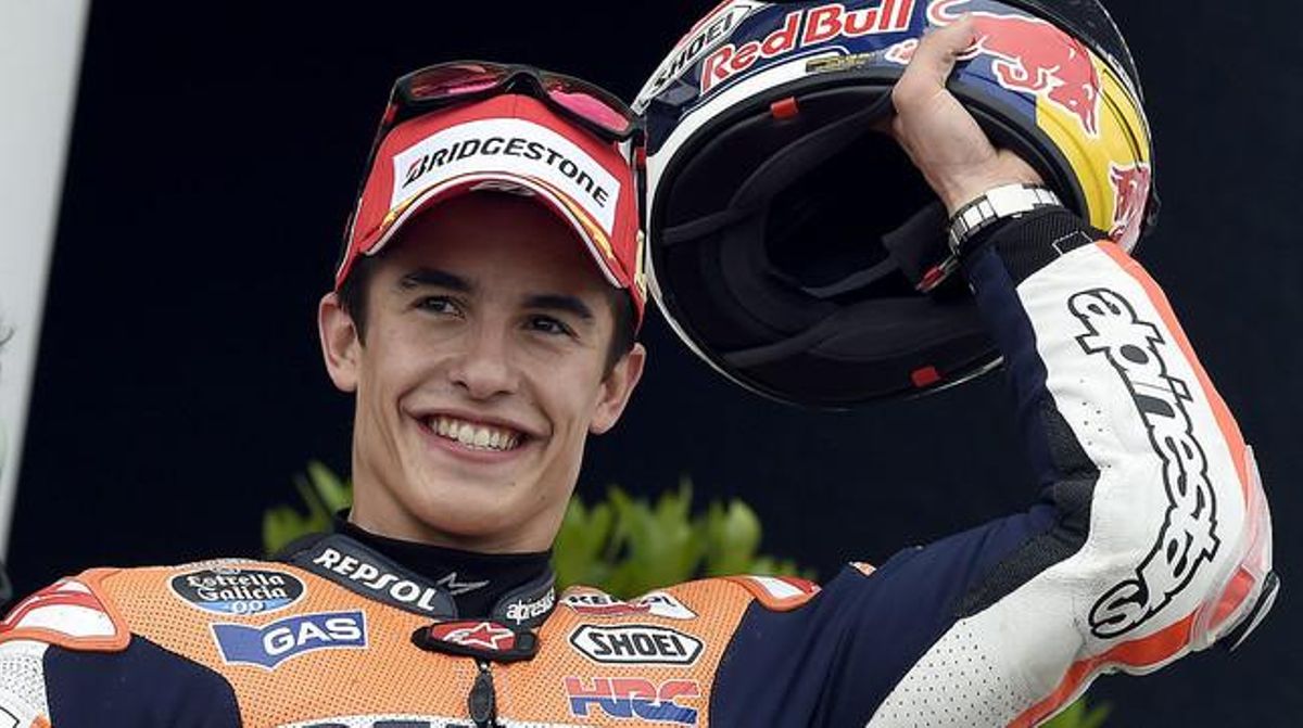 Marc Márquez, dalt del podi de Sachsenring, a l’imposar-se al GP d’Alemanya. Marc Márquez, dalt del podi de Sachsenring, a l’imposar-se al GP d’Alemanya.