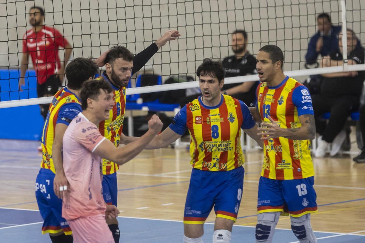 El Léleman Conqueridor hace historia y se mete en octavos de la CEV Challenge Cup El Léleman Conqueridor hace historia y se mete en octavos de la CEV Challenge Cup