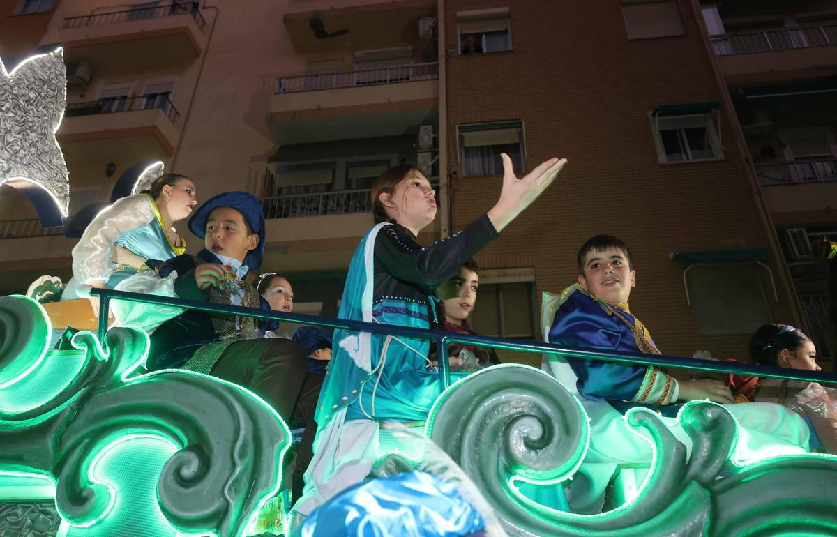 Búscate en la Cabalgata de las Fallas de Malva-rosa-Cabanyal-Beteró Búscate en la Cabalgata de las Fallas de Malva-rosa-Cabanyal-Beteró