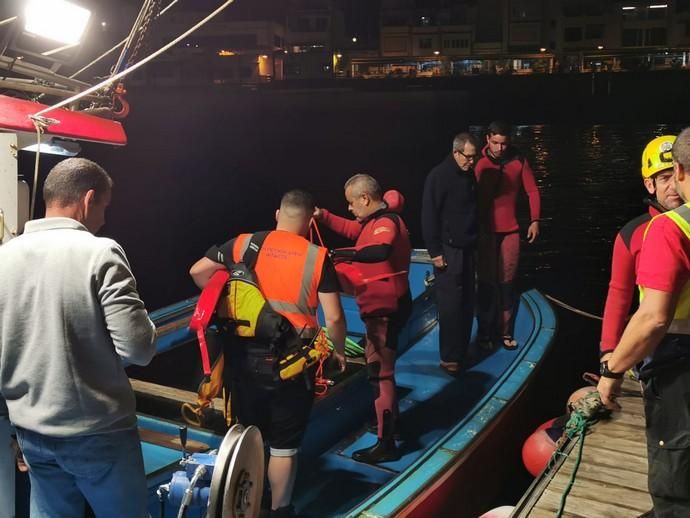 Búsqueda de un hombre en la playa de Guayedra