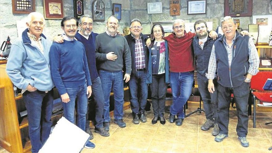 La música identitaria de La ronda de Boltaña recibe la medalla de las Cortes