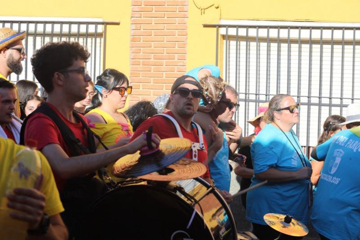 GALERÍA | Las peñas toman las calles de Moraleja del Vino