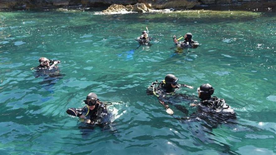 Día de buceo para celebrar el premio de ‘Kilómetros de Plástico por Iris’