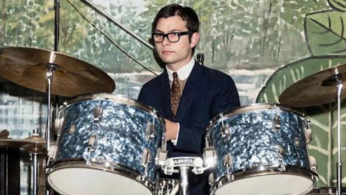 El percusionista Tote Cánovas en los inicios de los años 70.