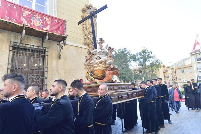Procesión del Santo Entierro en Orihuela, con el Caballero cubierto y La Diablesa en Orihuela