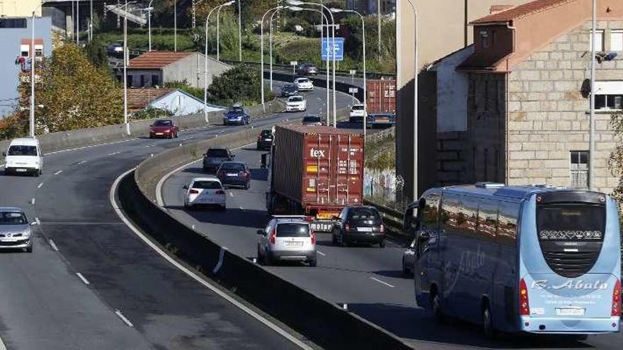 El tramo entre el centro de Vigo y Teis dobla el tráfico medio de la AP-9