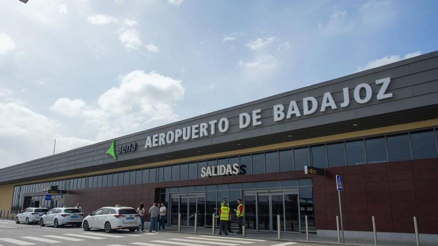 Canarias, destino estrella de los pacenses este verano gracias al Aeropuerto de Badajoz
