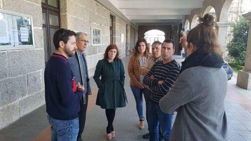 Fátima Abal se reunió con los vecinos por el semáforo de Vilariño.