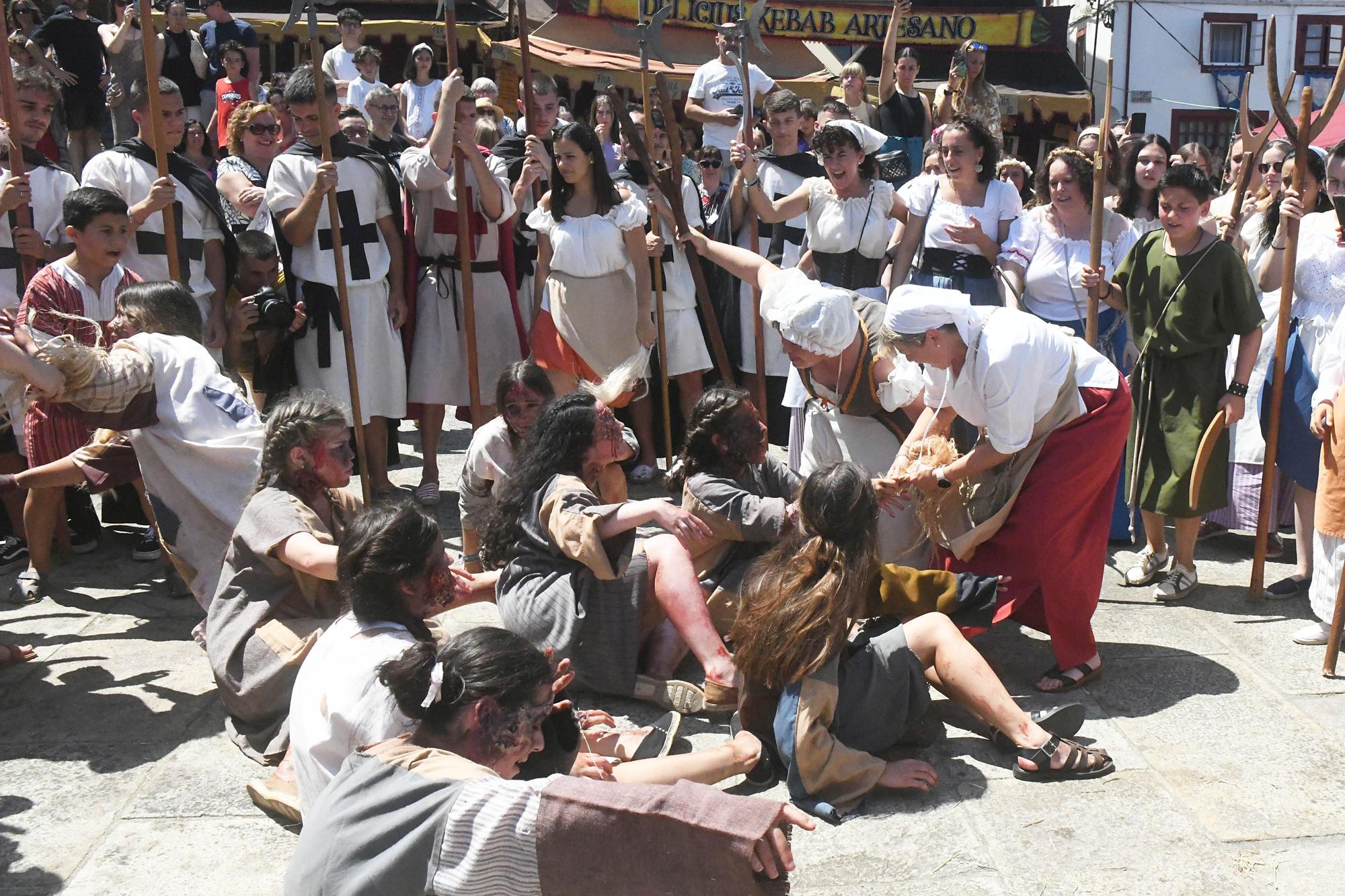 Betanzos cierra su Feira Franca Medieval con la expulsión de los leprosos