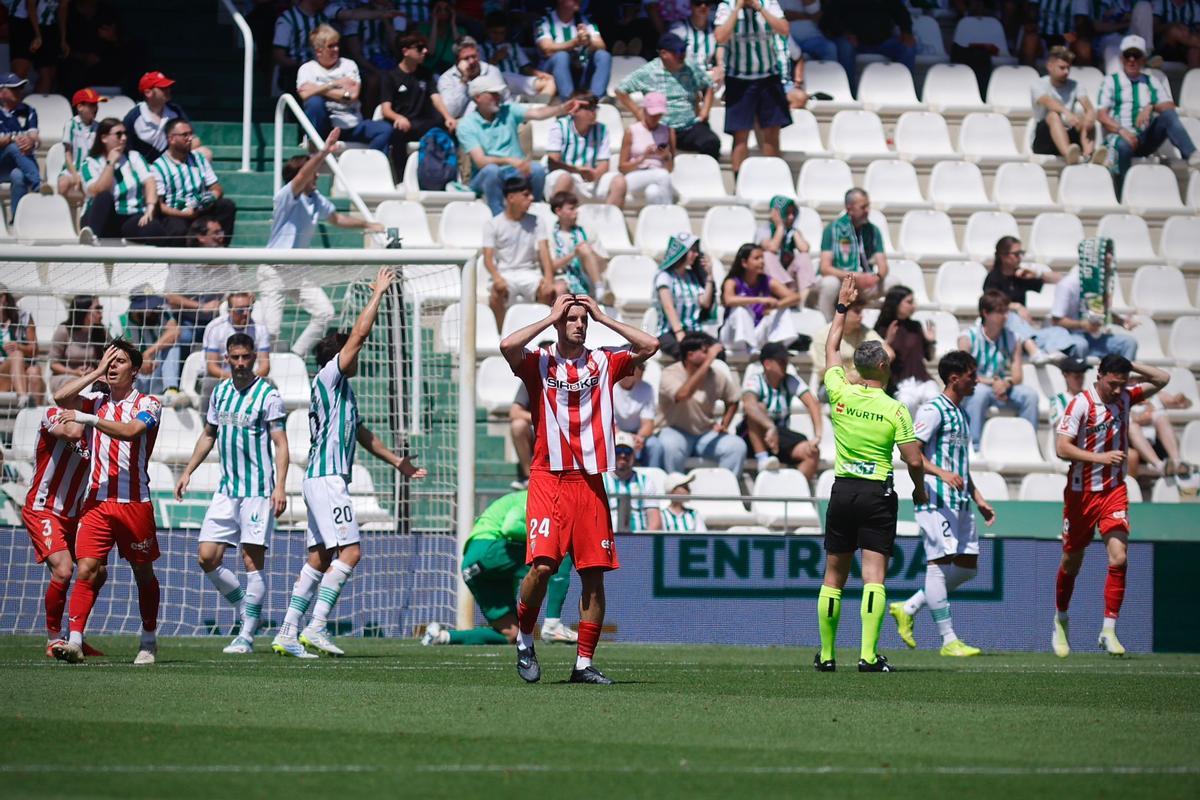 Córdoba CF-Sporting de Gijón | Las imágenes del partido de LaLiga Hypermotion