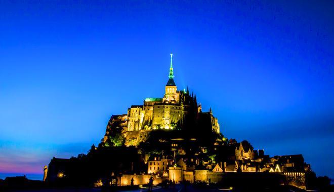 Abadía del Mont Sant-Michel al anochecer