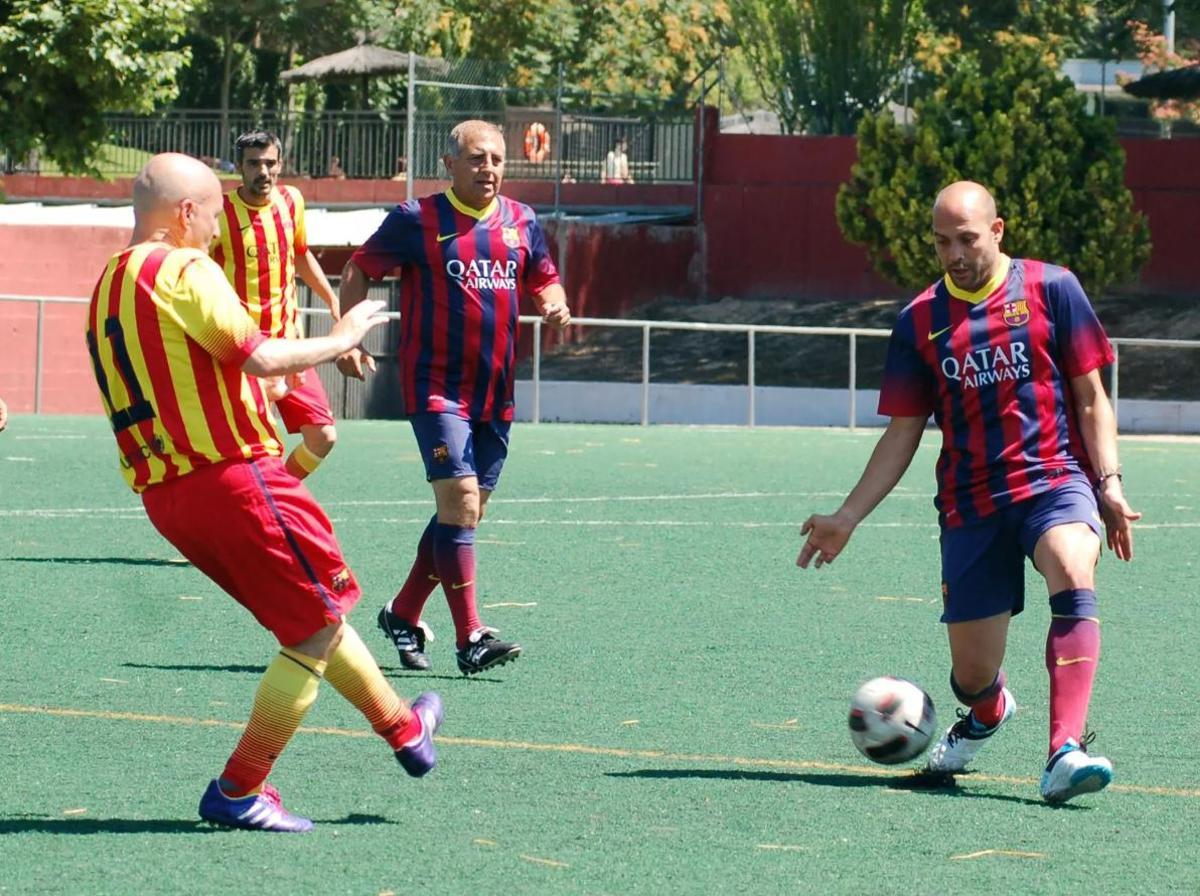 Gonzalvo i gabri en un partit de veterans del Barça.