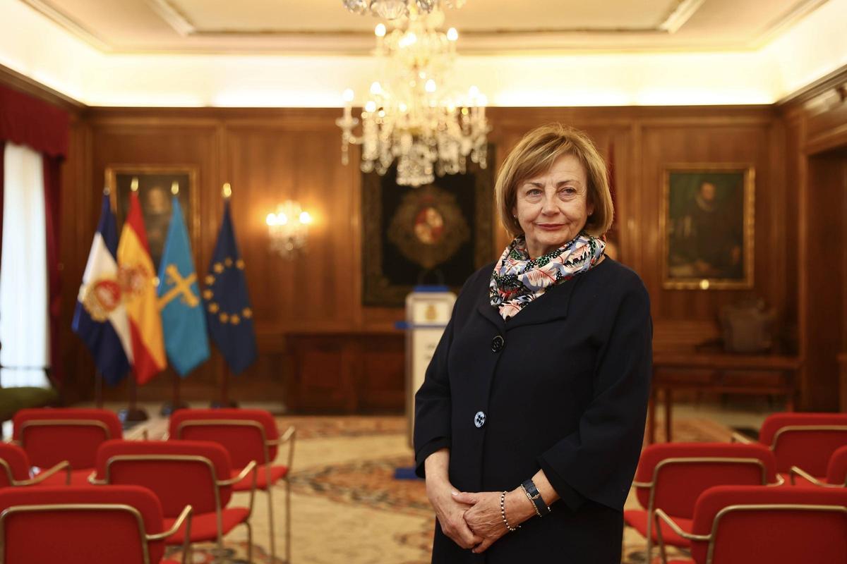 Mariví Monteserín, en el salón de recepciones municipal.