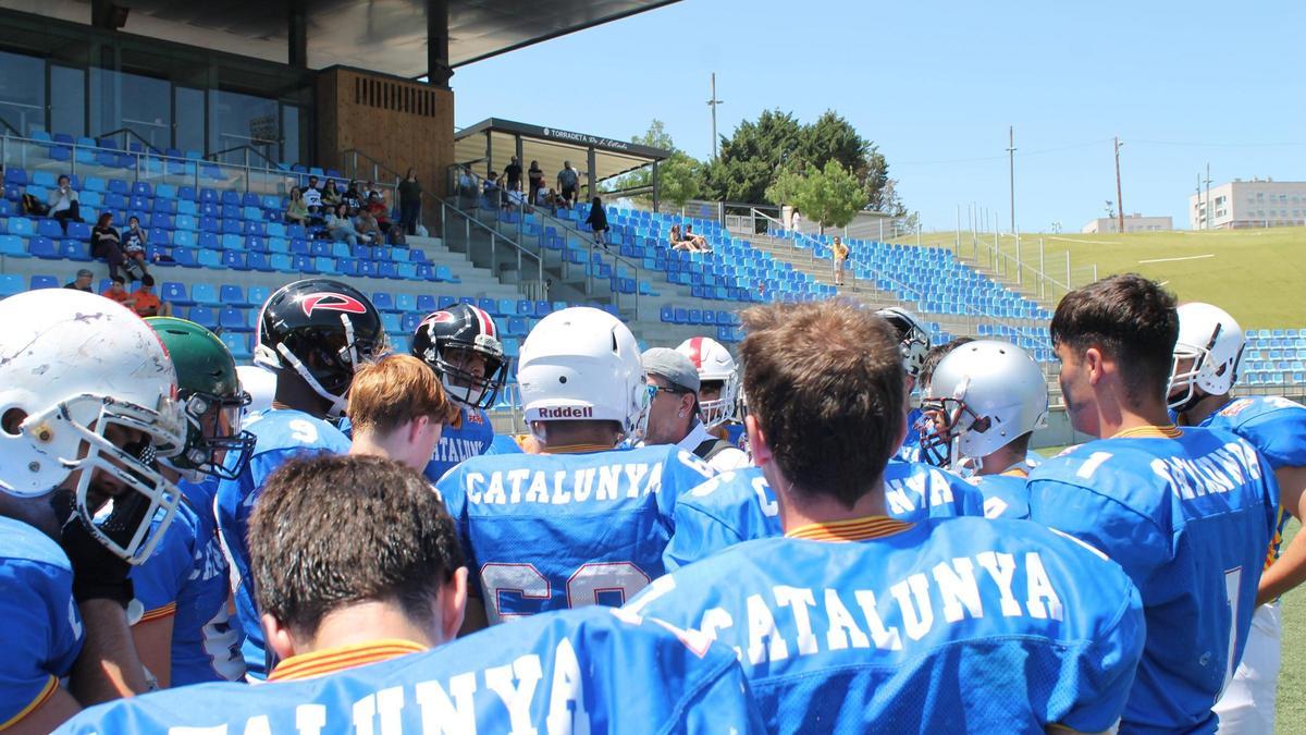 La Selecció Catalana Cadet de futbol americà preparant-se pel partit