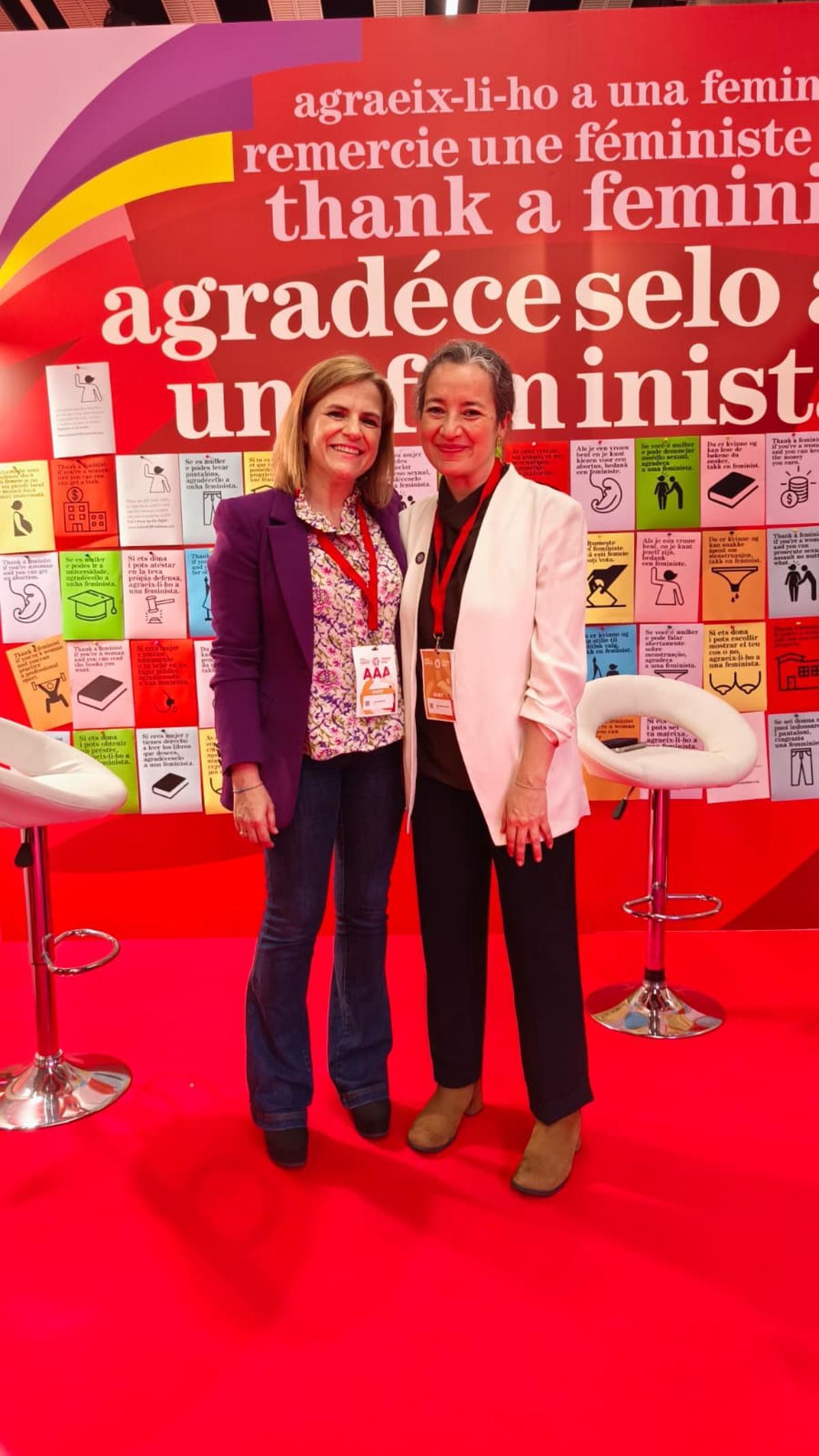 Pilar Bernabé en la Global Progressive Mobilisation de Barcelona con Ana María Archila, comisionada del Ayuntamiento de Nueva York con Mamdani.
