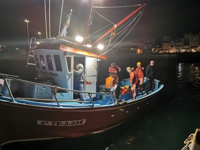 Búsqueda de un hombre en la playa de Guayedra