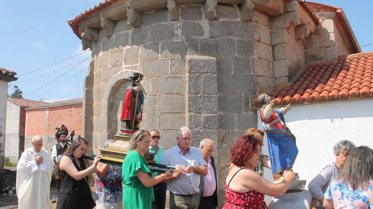 Santa María e San Roque encheron de festas a comarca de Deza