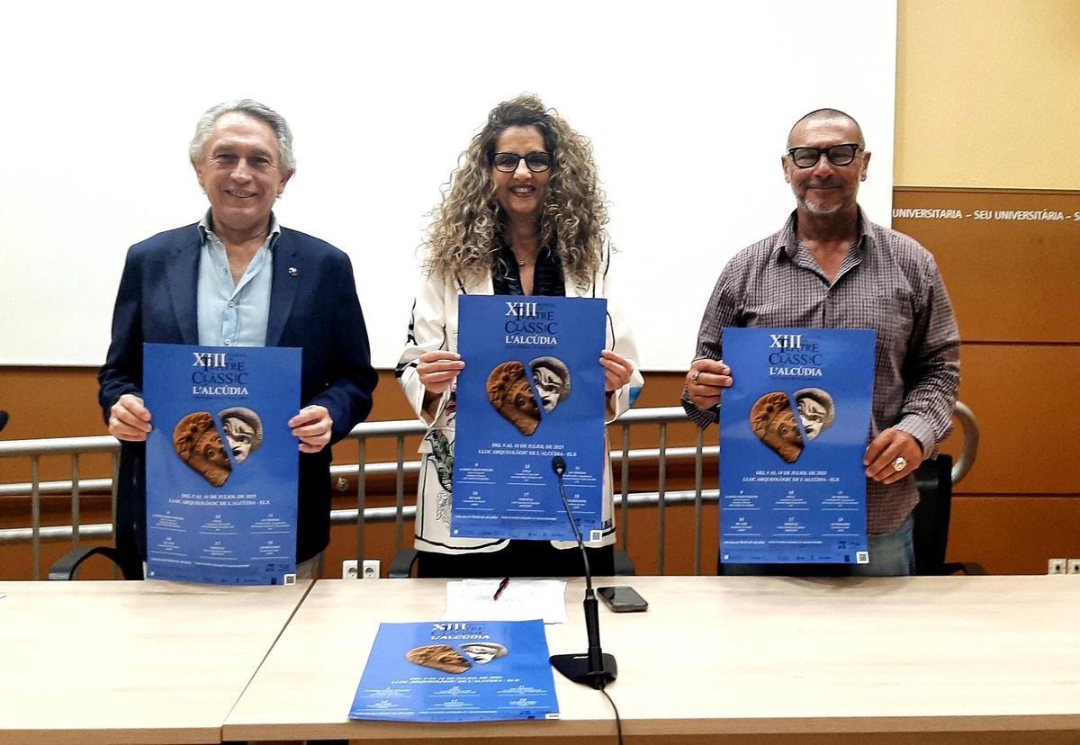 Juan Mora, Catalina Iliescu y Alejandro Ramos, en la p'resentación del festival