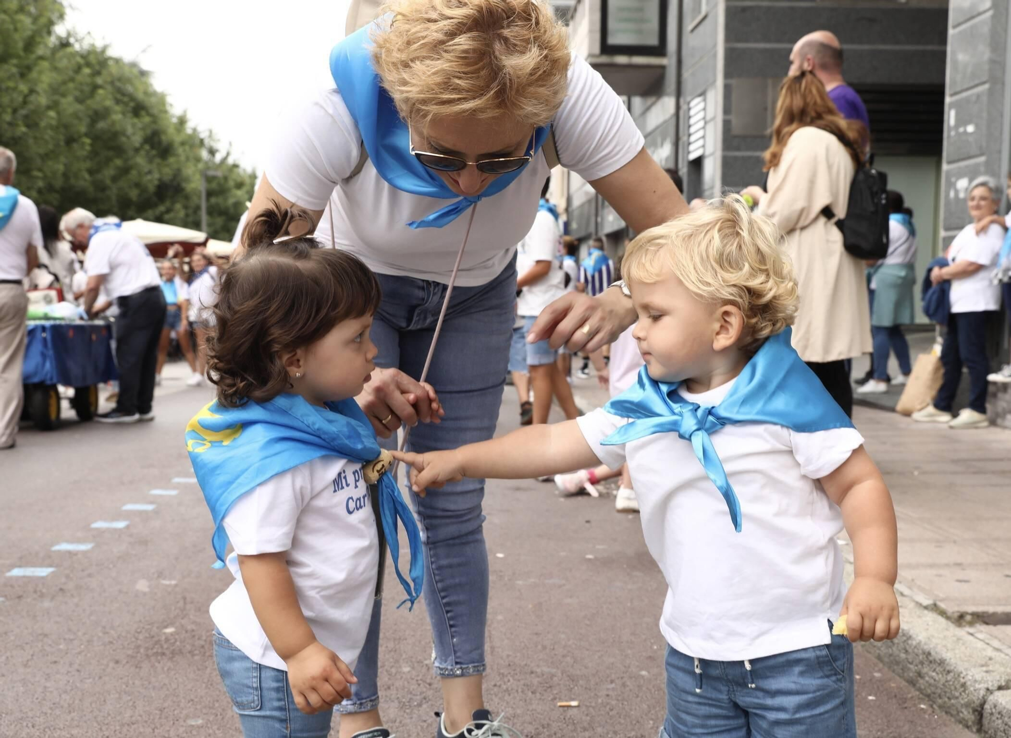 En imágenes: Miles de romeros celebran el Carmín en la Pola