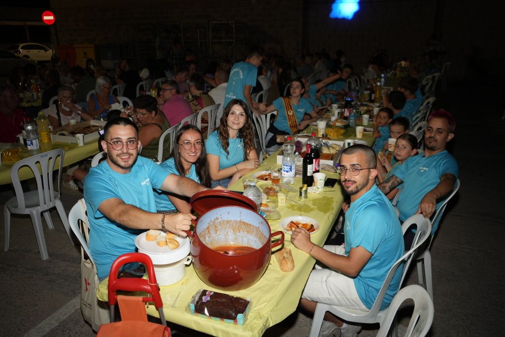 Búscate en las cenas populares en barrios Vila-real de este sábado