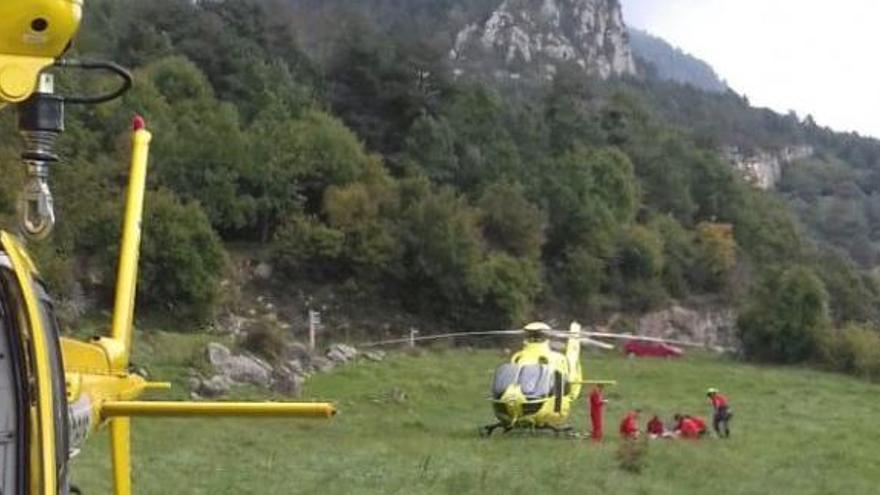 La dona ha estat evacuada en helicòpter