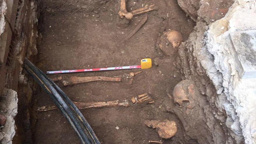 Hallan restos óseos de un cementerio medieval junto a San Nicolás