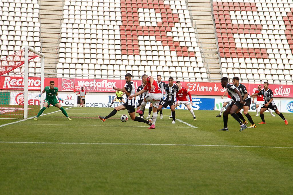 El Real Murcia no levanta cabeza (0-0)