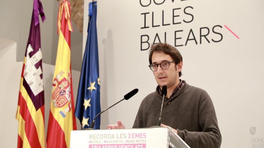 El Govern avisa: a partir de mañana es una &quot;obligación legal&quot; en Baleares pedir el certificado covid