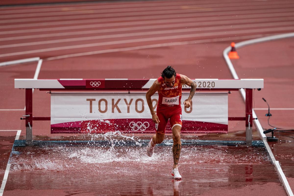 Fernando Carro, del equipo español, en la semifinal de 3000m obstáculos de atletismo.
