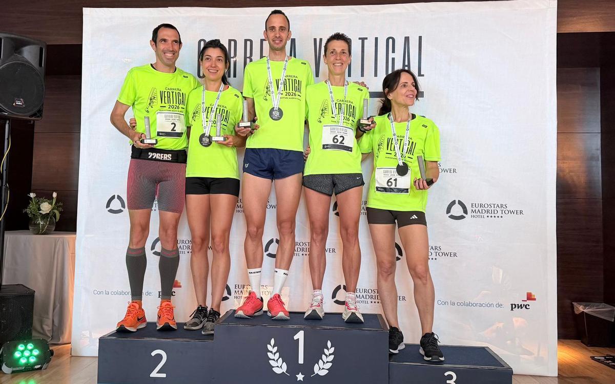 Podium de la carrera vertical Eurostars Madrid Tower 2026. En el centro, Angel Lopez Amor