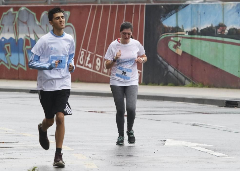 Invasión Celeste bajo la lluvia de Vigo. // Alba Villar