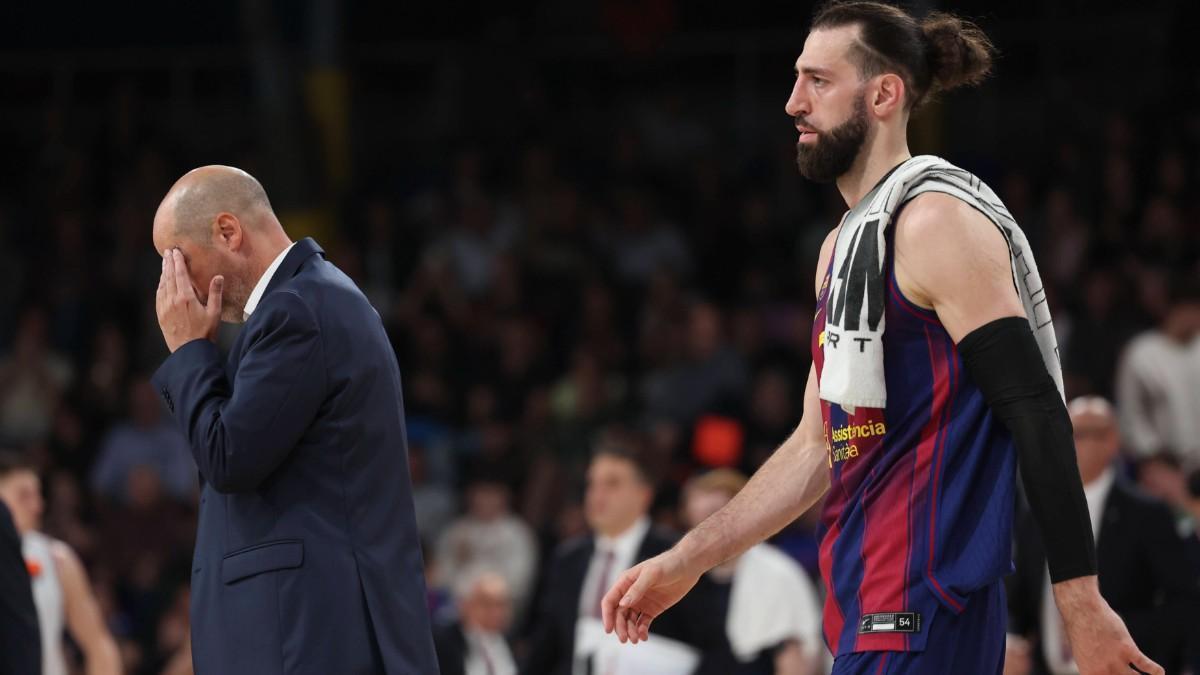 Joan Peñarroya y Toko Shengelia, tras un partido en el Palau Blaugrana
