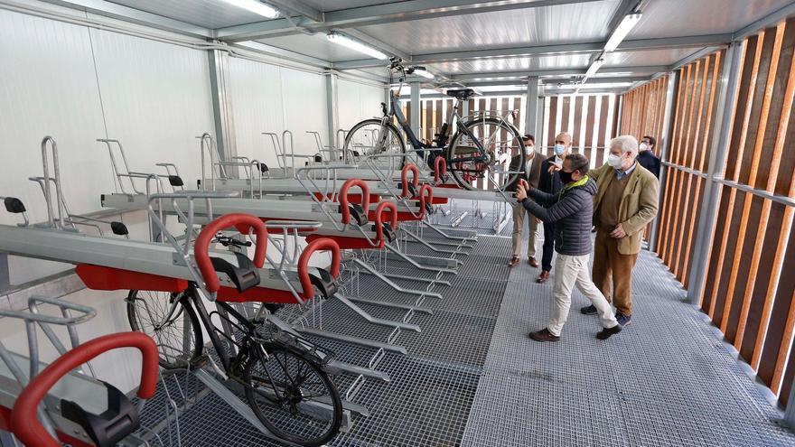 Sevilla estrena la primera bici estación pública de Andalucía con dos meses gratis