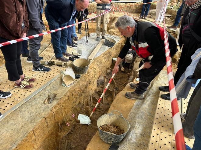 EN IMÁGENES: Así avanzan los trabajos de exhumación en la fosa común de La Lloba, en Castrillón