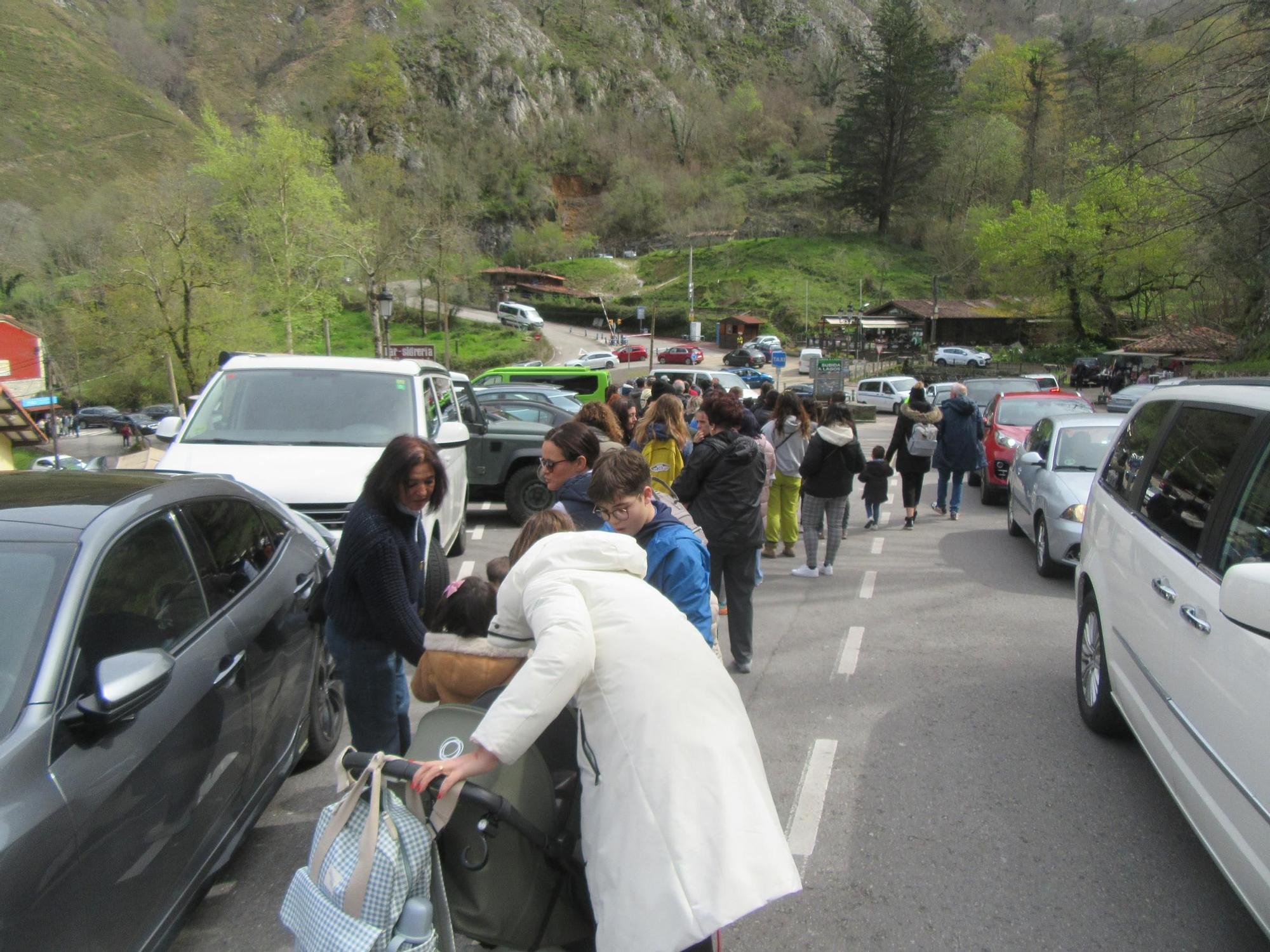 Enorme afluencia de turistas a los Picos de Europa