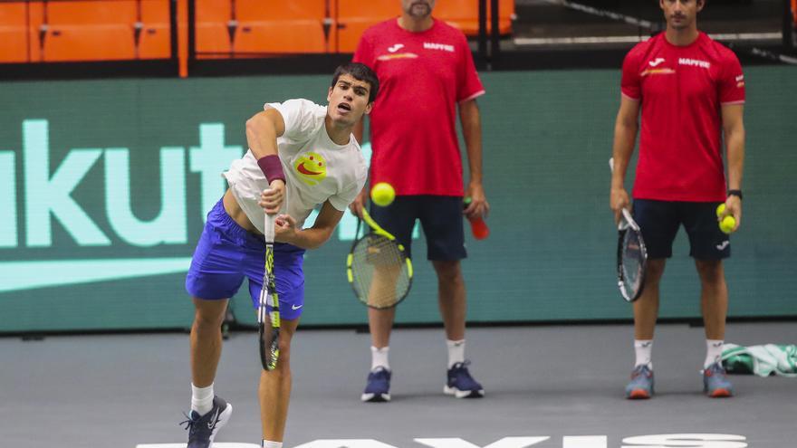 VÍDEO: Alcaraz se prepara en la Fonteta para medirse a Auger-Aliassime