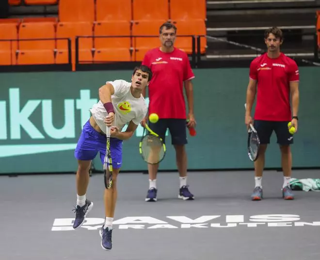 VÍDEO: Alcaraz se prepara en la Fonteta para medirse a Auger-Aliassime