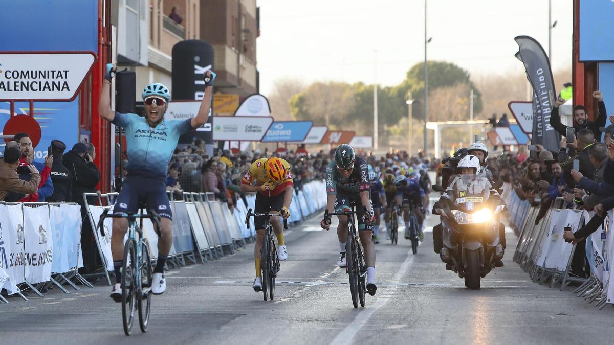 Llegada en Sagunt de la tercera etapa de la Volta Ciclista a la Comunitat Valenciana Premi Banc Sabadell