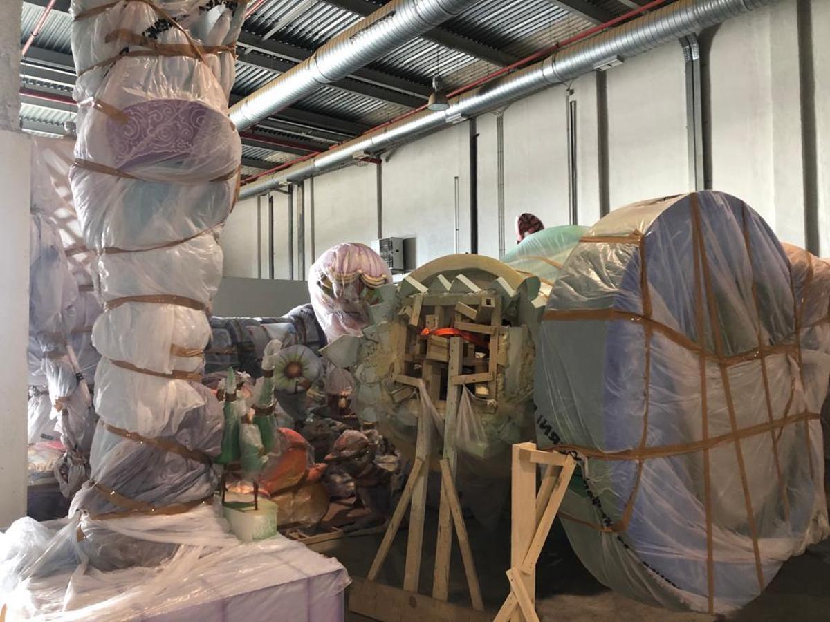 Distrito Digital acoge el material de Fallas que almacenaban los artistas de Hogueras