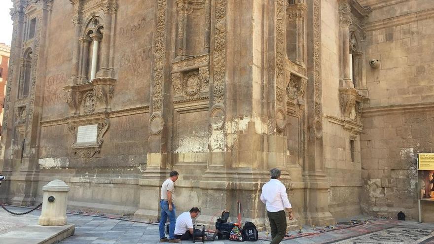 Los trabajos se desarrollan en la base de la torre