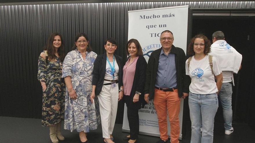 Carmen Domínguez: «A veces tics físicos y sonoros involuntarios como los de mi hijo Lucas tardan años en diagnosticarse como lo que son, un síndrome de Tourette»