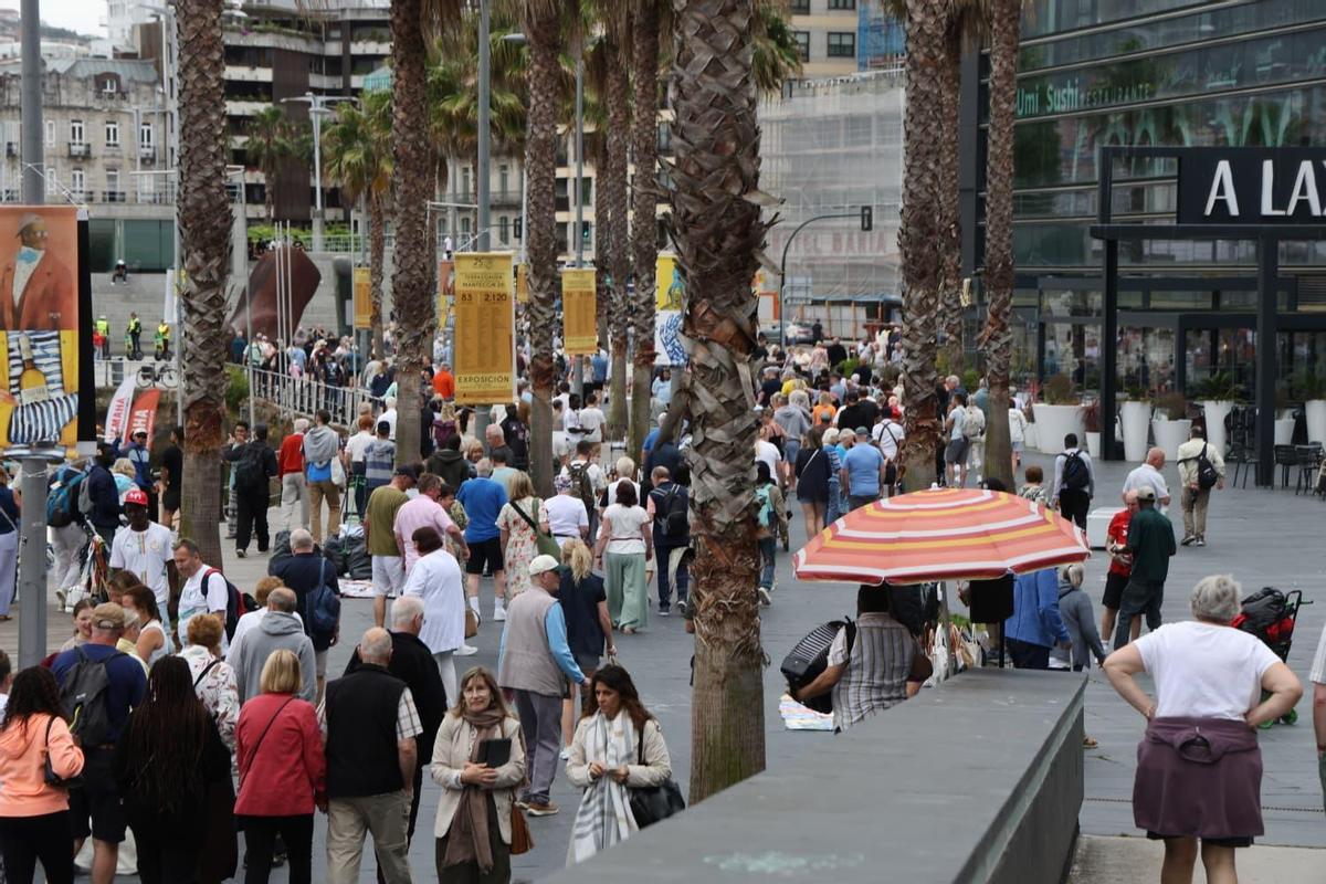 Vigo recibe a más de 9.000 pasajeros británicos en la doble escala de los cruceros Iona y Ventura
