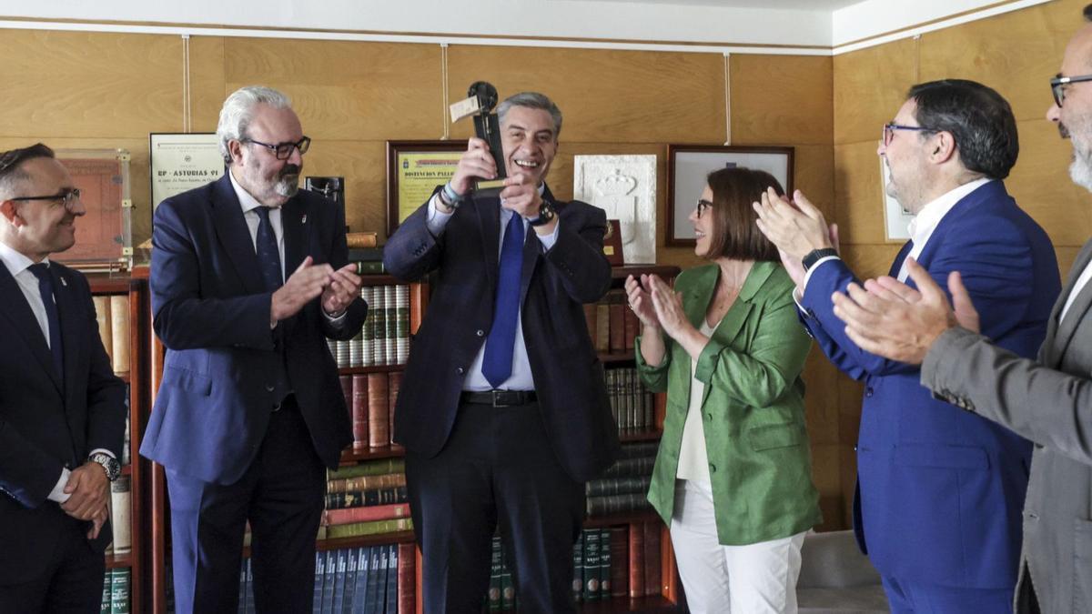 El Oviedo, en Primera para su centenario, "Asturiano del mes" de LA NUEVA ESPAÑA: "Es un gran orgullo y un honor, nuestro objetivo ahora es consolidar al equipo en la máxima categoría"