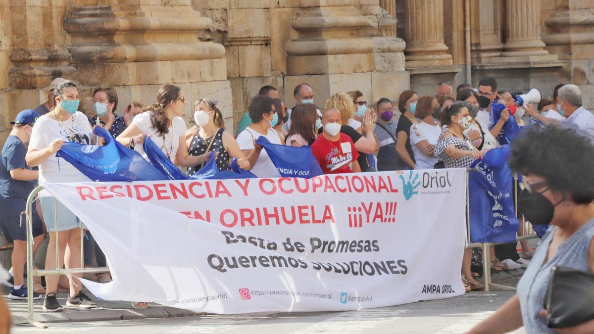 Manifestación que realizó la AMPA Oriol en el verano de 2021