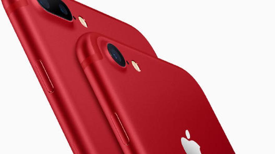 Los nuevos iPhone 7 e iPhone 7 Plus rojos.