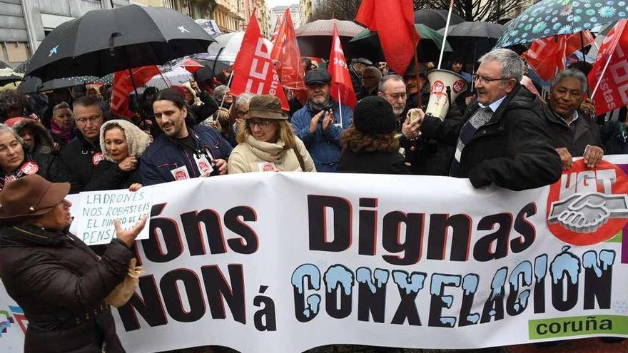 Una protesta en A Coruña para reclamar pensiones dignas.