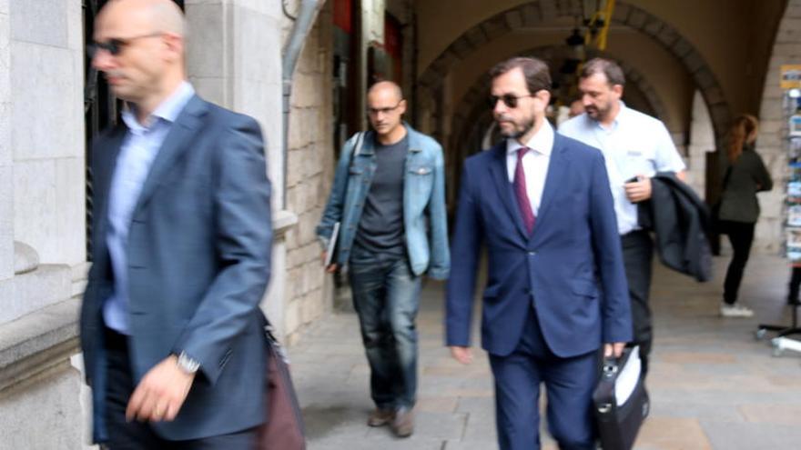 El fiscal anticorrupció, José Grinda, arribant a l&#039;Ajuntament de Girona